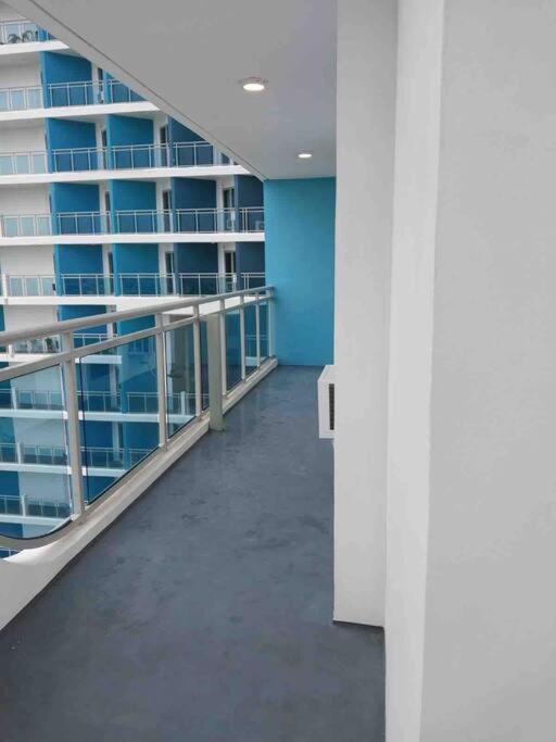 1Bedroom Unit At Azure North With Netflix Up To 6Pax Pampanga Exterior foto